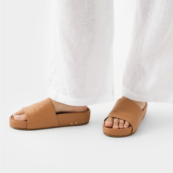 Beek tan Pelican leather platform sandals honey - Picture 1 of 8